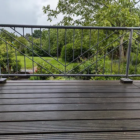 Apartment Privatwohnung Mit Grossem Garten